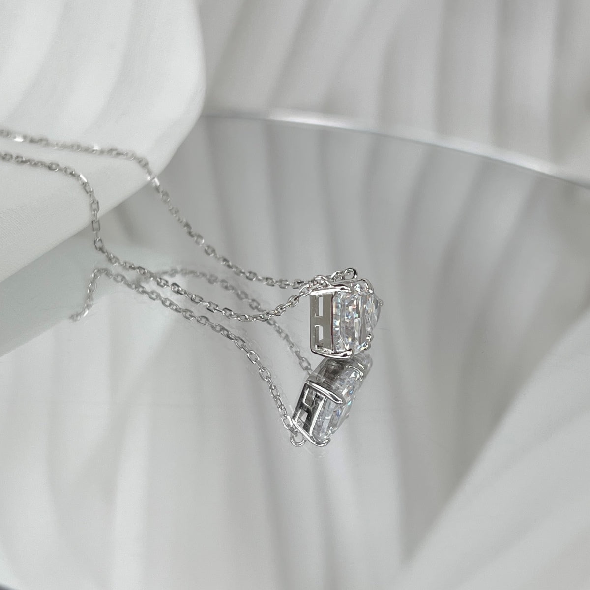 Zircon Necklace 8A White