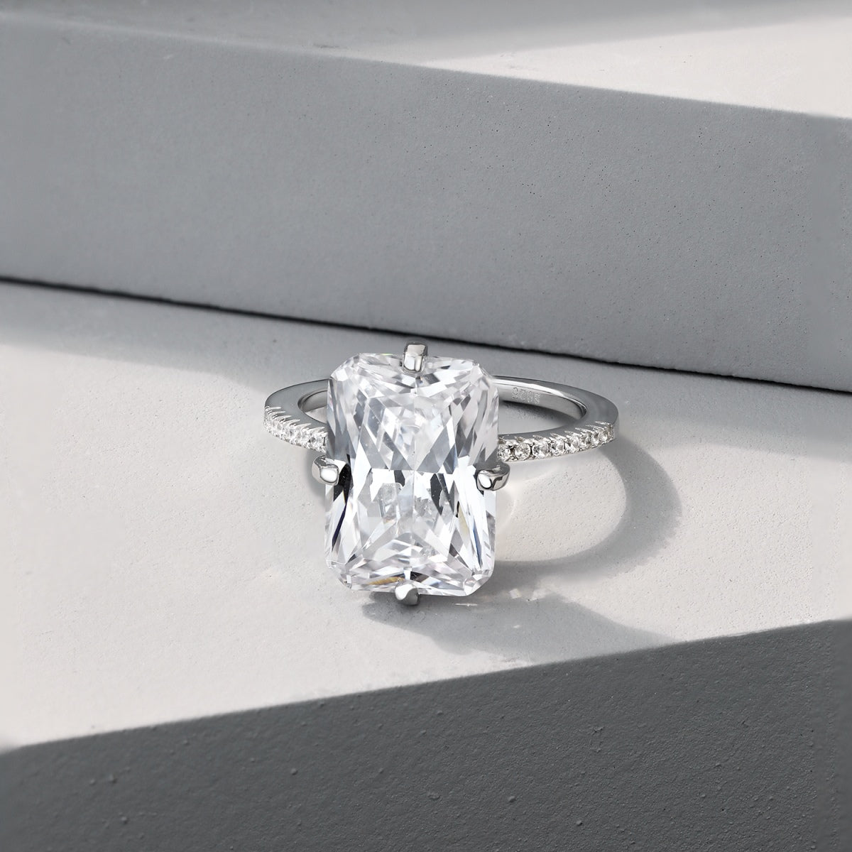 5A Zircon Ring｜925 Sterling Silver